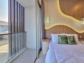Desk, free WiFi, bed sheets - LeGacy By SanLiving - 3BR - PIK2 (Kosambi)
