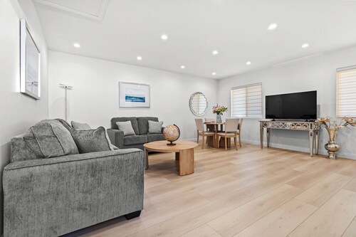 Cozy & clean 1bd- house/ADU- in wonderful Los Angeles area/ brand new furniture.