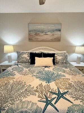 2 bedrooms, iron/ironing board, free WiFi, bed sheets - Private Canal View 2bd/2.5bth Townhome - Golf Cart - 5min Walk to Beach (Panama City Beach)