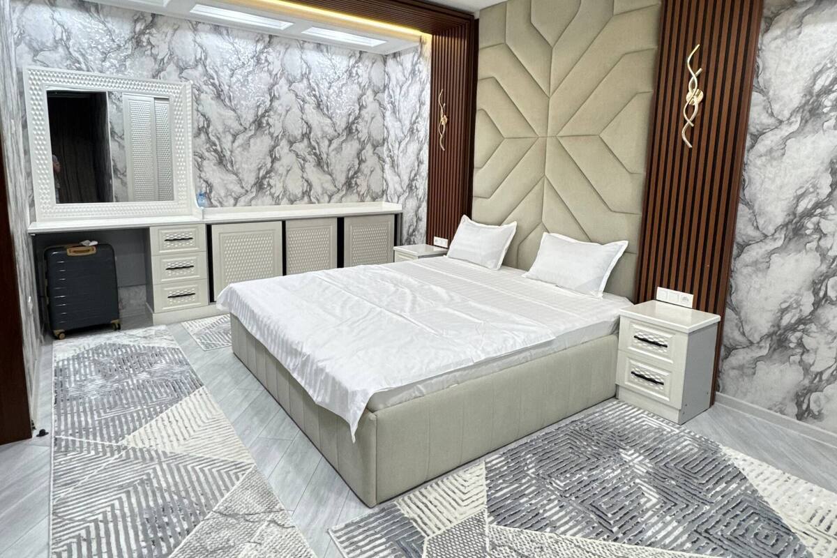 Basic Studio Suite, Patio | Ruang tamu | TV 