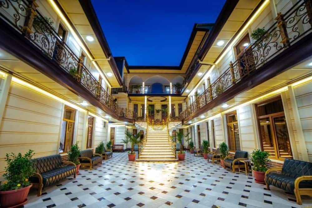Grand House Real Estate