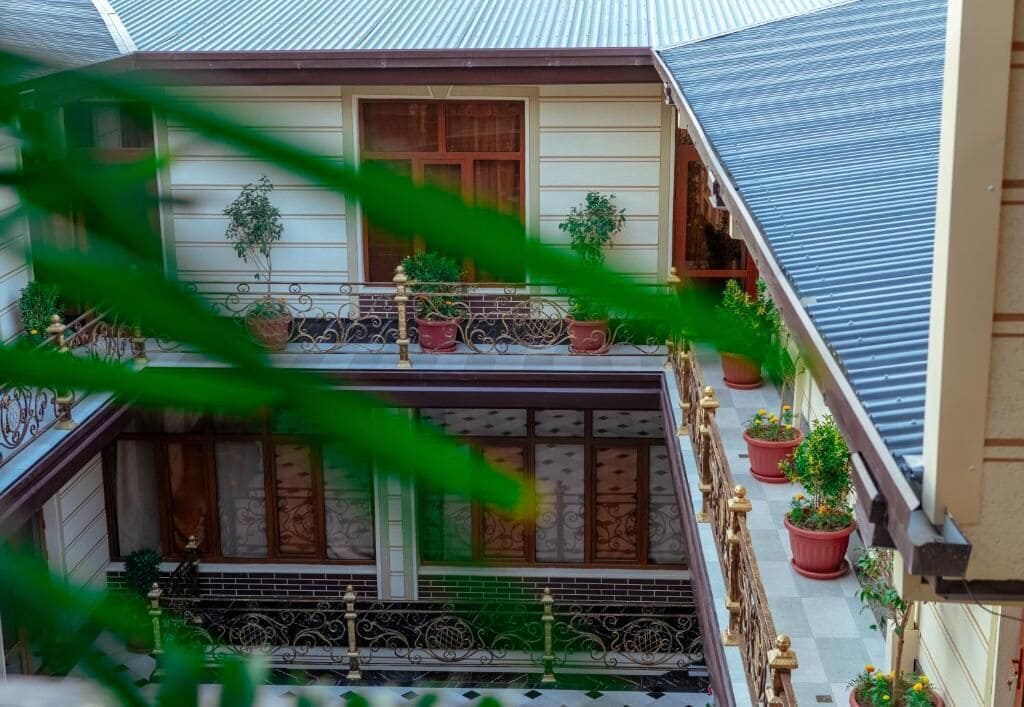 Camera tripla, patio, vista città | Dettaglio esterni