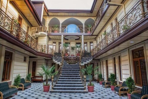 Grand House Real Estate