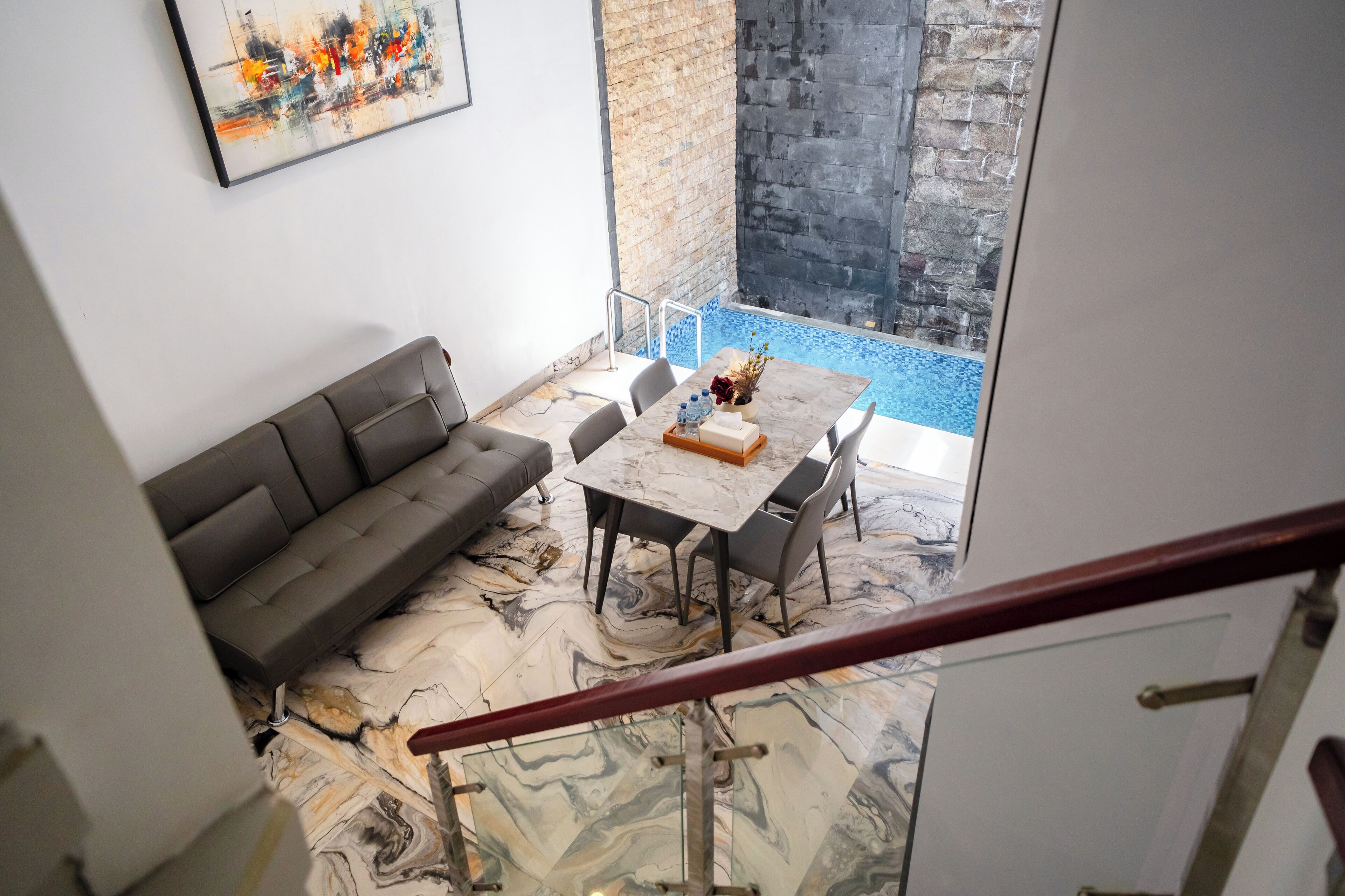 Estudio Deluxe | Cocina privada | Frigorífico, microondas y placa de cocina