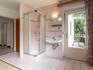 Shower - Large Holiday Home Fügen for Groups (Fügen im Zillertal)