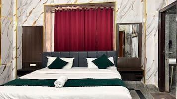 Skrivebord, skrivebord for bærbar PC og wi-fi (inkludert)