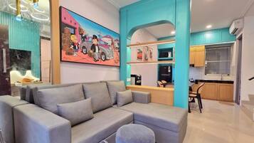House, 3 Bedrooms, Non Smoking | Ruang tamu | 43 inci sebuah televisyen pintar dengan kabel