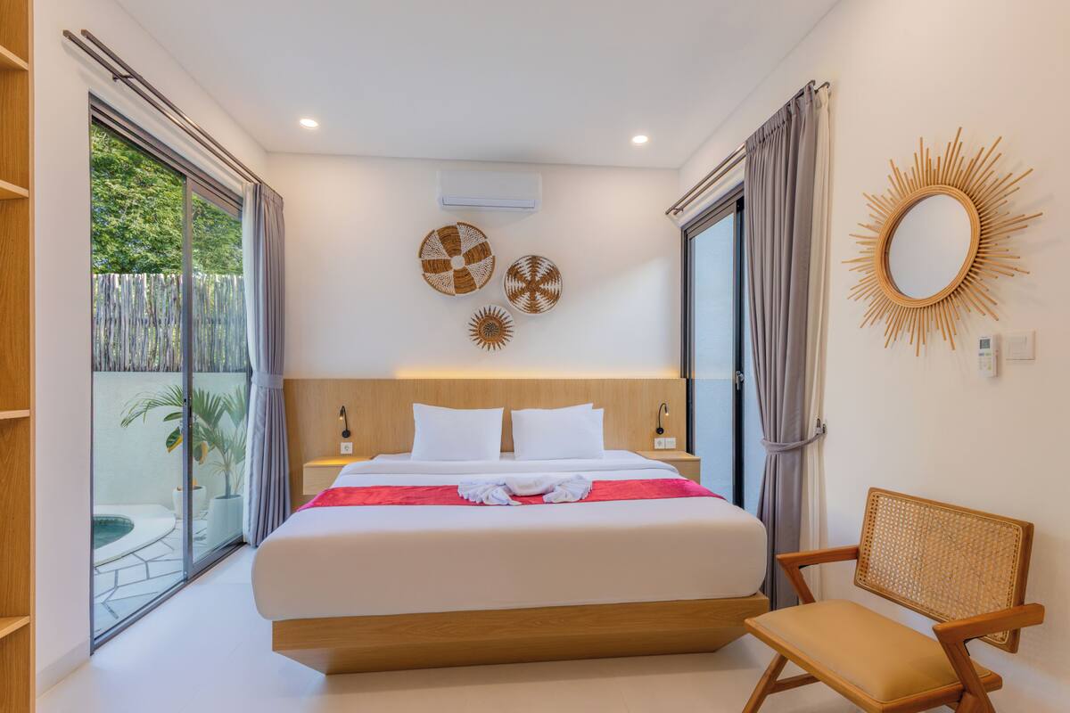 Villa, 2 Bedrooms, Pool View | In-room safe, iron/ironing board, free WiFi, bed sheets