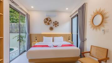 Vila, 2 kamar tidur, pemandangan kolam renang | Brankas, setrika/meja setrika, Wi-Fi gratis, dan seprai linen