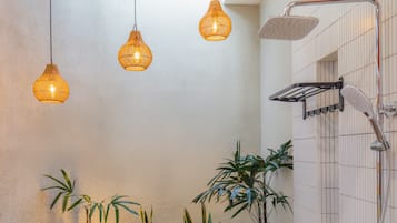 Villa, 2 habitaciones, vistas a la piscina | Ducha del cuarto de baño