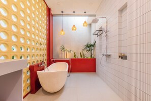 Villa, 2 Bedrooms, Pool View | Bathroom | Rainfall showerhead, free toiletries, bidet, towels - Ebony Villa Kerobokan (Seminyak)