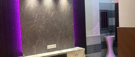 Escritorio y wifi gratis