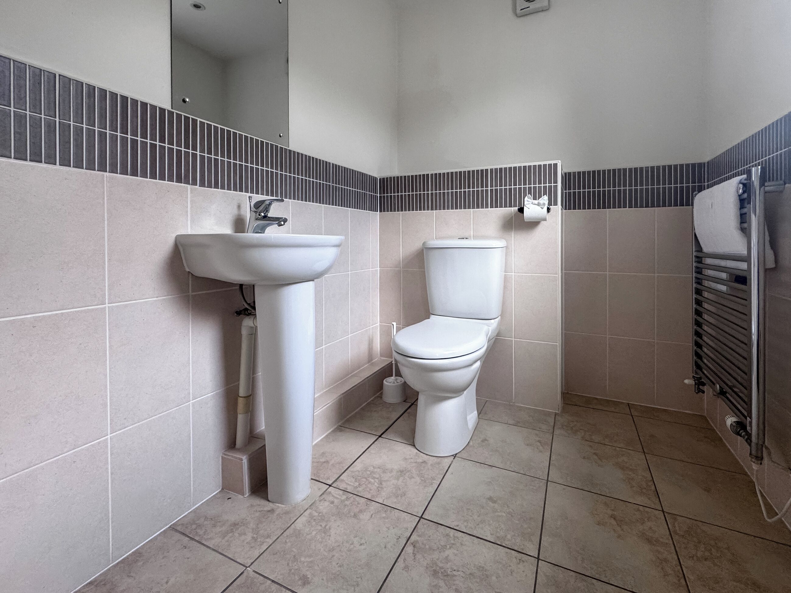 Bathroom | Royal Retreat, Wisbech
