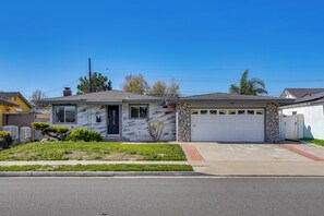 Exterior - Work & Play! Home 5 Mi to Huntington City Beach (Huntington Beach)