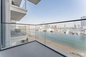 Interior - Luxury 2BR Waterfront Apartment with Stunning Harbour Views, Private Beach (Dubai)
