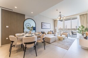 Dining - Luxury 2BR Waterfront Apartment with Stunning Harbour Views, Private Beach (Dubai)