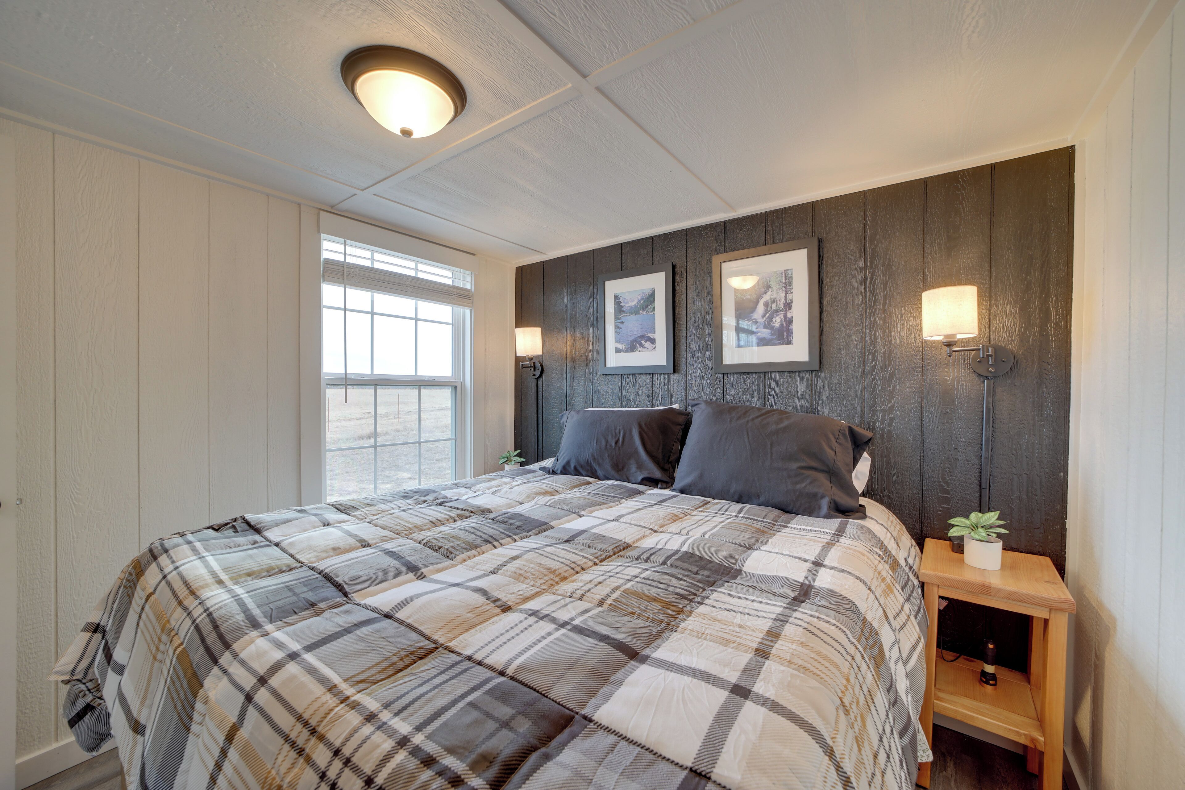 1 soverom, skrivebord, internettilgang og sengetøy