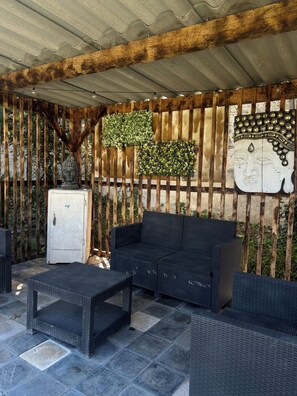 Terrace/patio - Self-contained apartment - Centre de Saint-Rémy (Saint-Rémy-de-Provence)