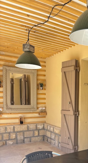 Interior - Self-contained apartment - Centre de Saint-Rémy (Saint-Rémy-de-Provence)
