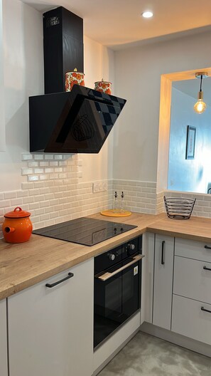Private kitchen - Self-contained apartment - Centre de Saint-Rémy (Saint-Rémy-de-Provence)