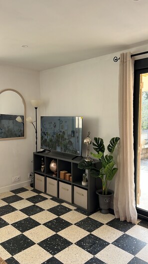 Interior - Self-contained apartment - Centre de Saint-Rémy (Saint-Rémy-de-Provence)