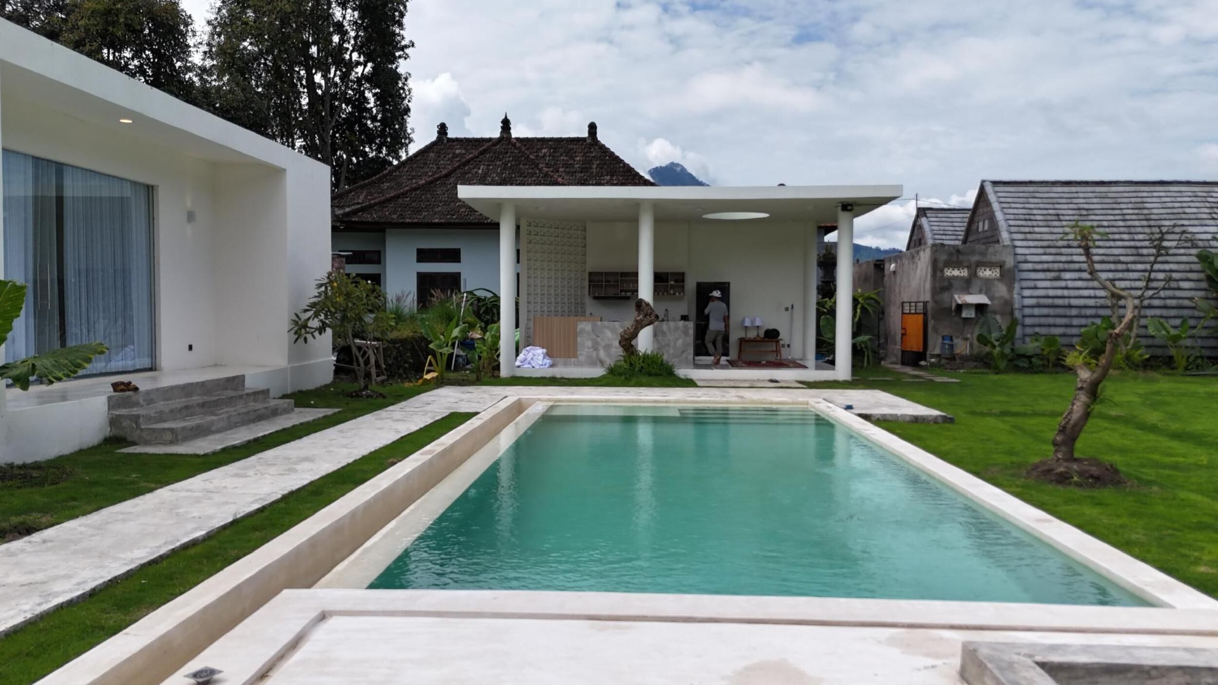 Suite, vistas a la piscina | Piscina | Una piscina al aire libre