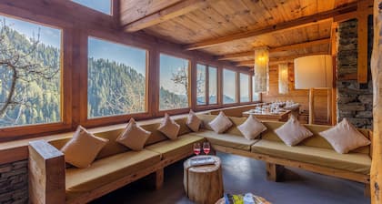 ELIVAAS Everly Luxury 1BHK Entire Home