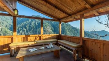 Deluxe Villa, Mountain View | Property grounds