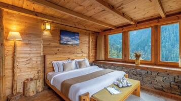 Deluxe Villa, Mountain View | Free WiFi