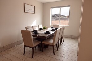 Dining - The Mustang Collection 55 Newly Built Desert Retreat (Page)