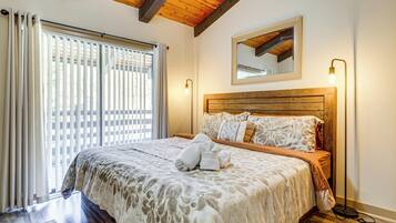 1 bedroom, desk, iron/ironing board, internet