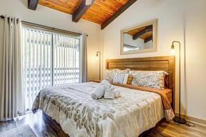 1 bedroom, desk, iron/ironing board, Internet