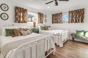 2 bedrooms, iron/ironing board, internet, bed sheets