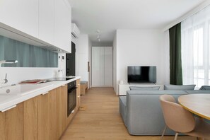 Fridge, oven, stovetop, dishwasher - Comfortable Studio in Gdansk | Balcony, Parking, Air Conditioning (Gdańsk)