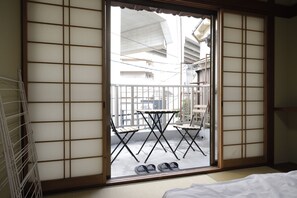 3 室のベッドルーム、アイロン / アイロン台、WiFi (無料)、ベッドシーツ