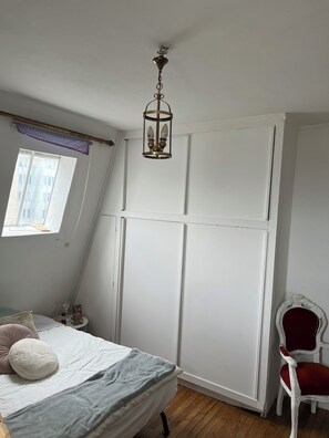 1 bedroom, Internet - Charming studette (Paris)