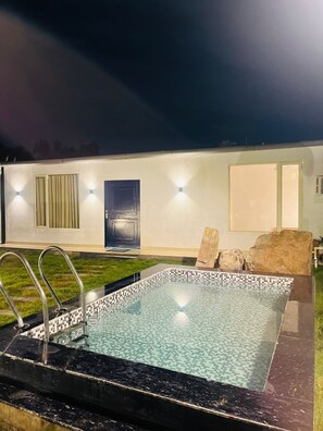 Outdoor pool - The Woods by Housiify  (Gurugram)
