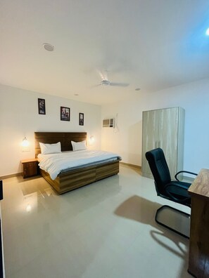 Room - The Woods by Housiify  (Gurugram)