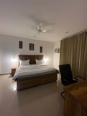 Room - The Woods by Housiify  (Gurugram)