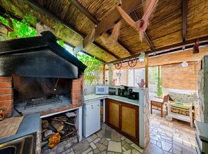 Apartment (A2 - OneBedroom Apartment with Terrac) | BBQ/picnic Area - Golden Coast Apartments (Vis)