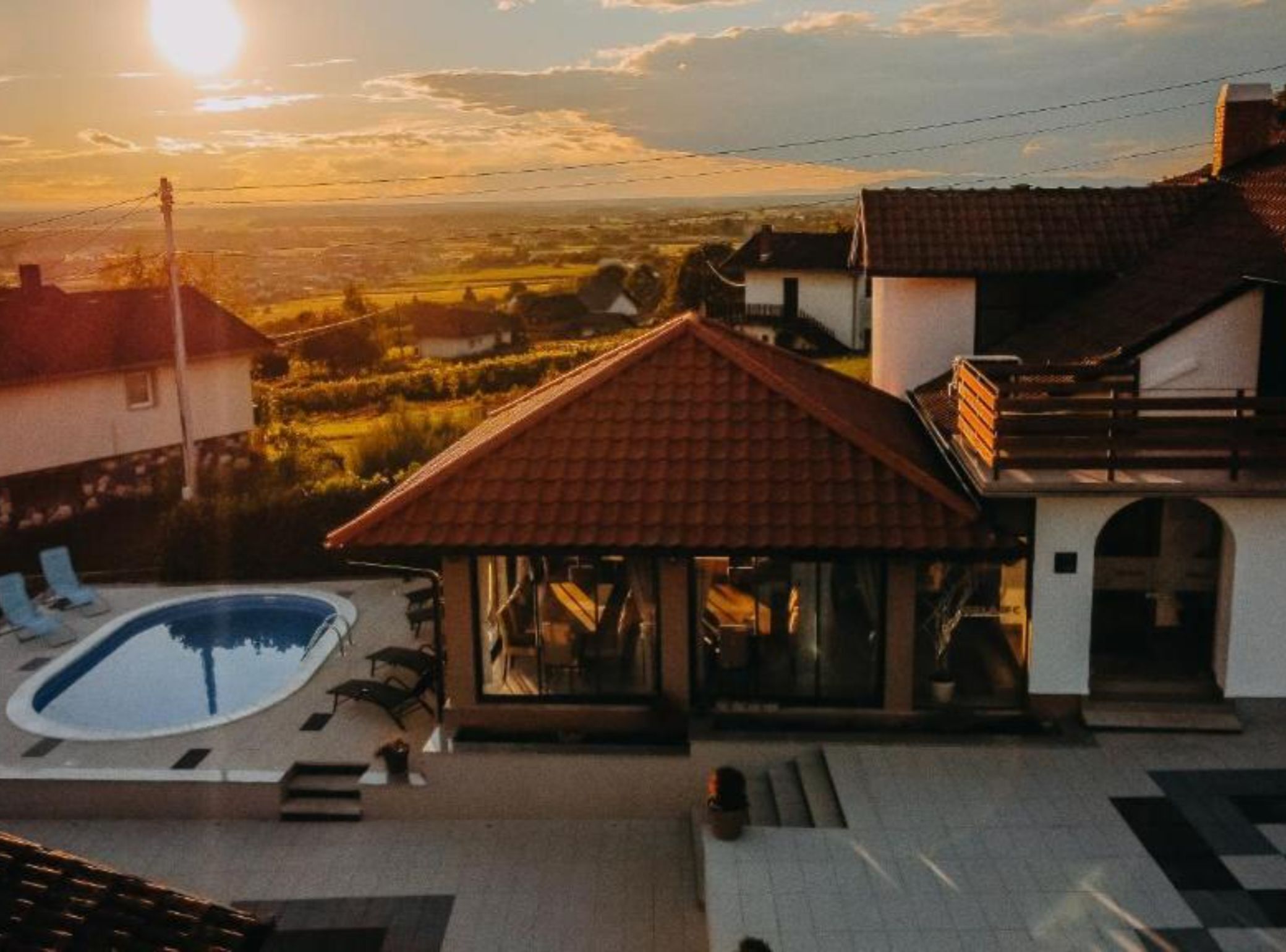 المنشأة من الخارج