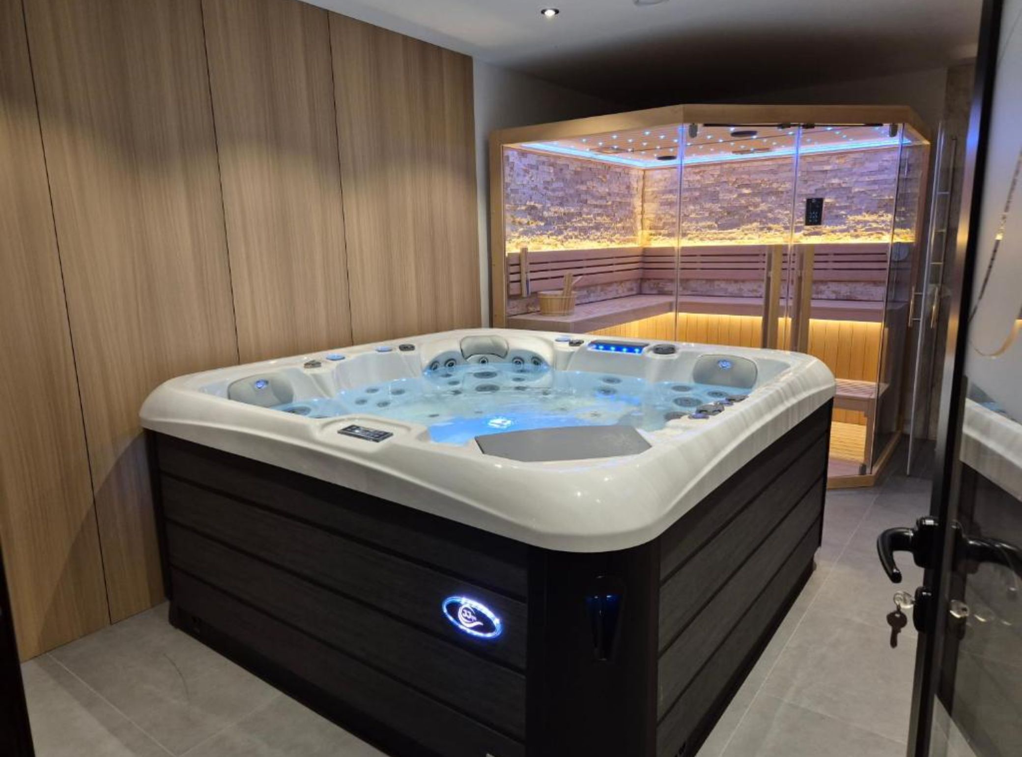 House (Two Bedroom Villa with the Pool) | Sauna