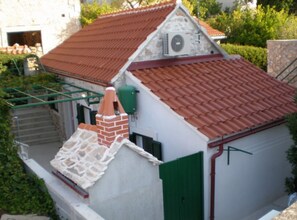 House (Holiday Home with Terrace) | Exterior - Menego Lodge Bol (Bol)