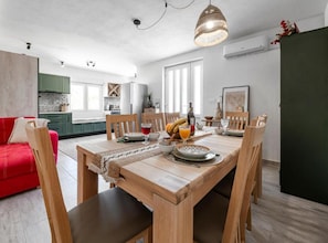 House (Three bedroom Villa) | Dining room - Lux Holiday Home Maribu (Zupa dubrovacka)