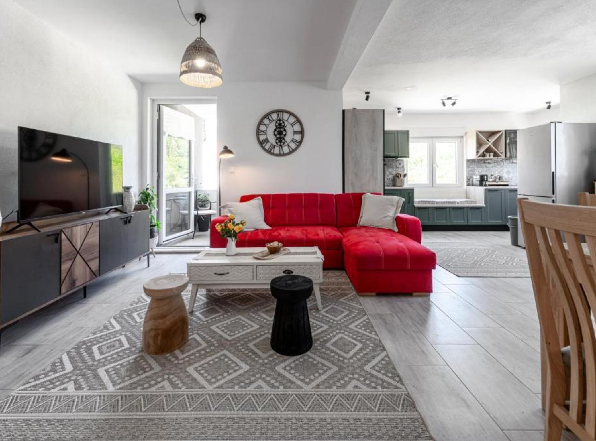 House (Three bedroom Villa) | Living room | 32-inch Smart TV with digital channels