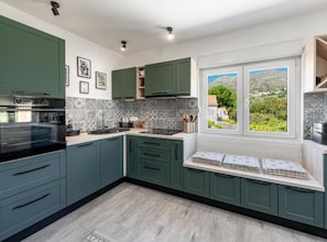 House (Three bedroom Villa) | Private kitchen | Fridge - Lux Holiday Home Maribu (Zupa dubrovacka)