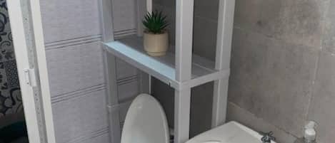 Dusche, Handtücher, Seife, Toilettenpapier