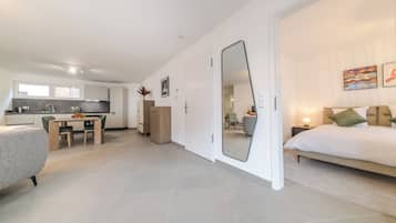 Comfort Apartment | Desk, laptop workspace, free WiFi