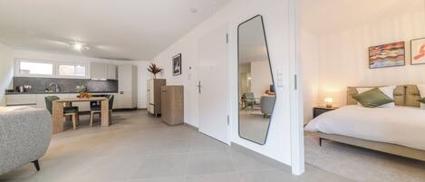 Comfort-huoneisto | Työpöytä, kannettavalle tietokoneelle sopiva työtila, ilmainen Wi-Fi