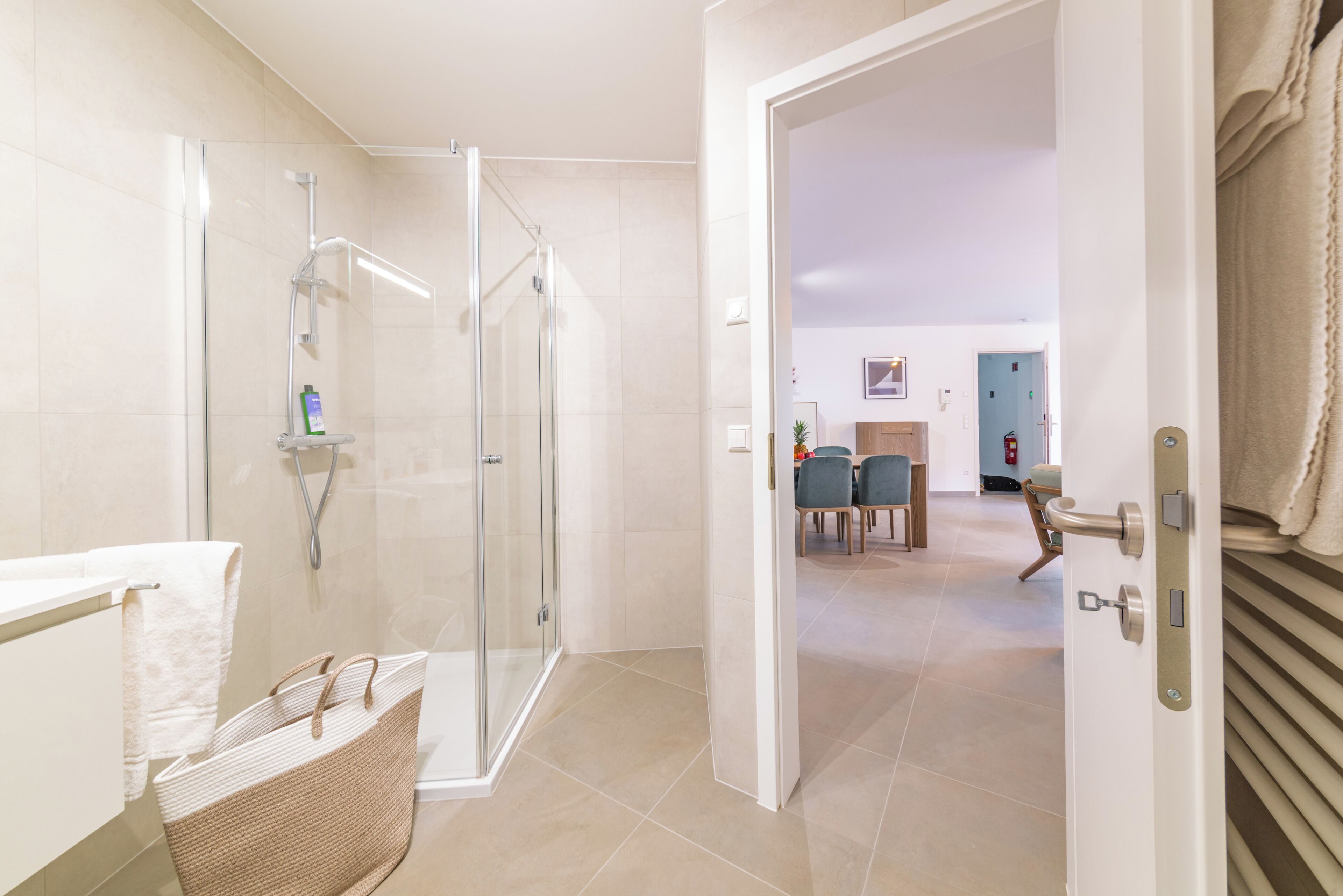 舒適公寓 | 浴室 | 淋浴設備、吹風機、毛巾、肥皂